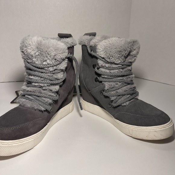 Steve Madden size 7 Snickers Wedge - Picture 4 of 13